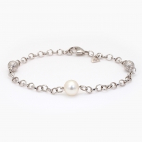 Karri quandong and white pearl bracelet