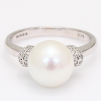 Alabaster white South Sea pearl and white diamond ring