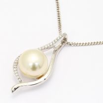 Embrace white South Sea pearl and white diamond pendant